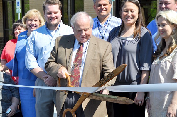 The City of Leeds and the Leeds Area Chamber of Commerce conducted a ribbon cutting at the new Drayer Physical Therapy clinic in Leeds across from the Bass Pro Shop.  Sandra Caldwell, Regional Relationship Manager, Christene Tran -PT, MSPT Center Manager and Staff welcomed guests.  Mayor David Miller cut the ribbon and everyone enjoyed a time o