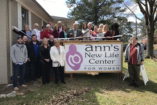 The City of Leeds and the Leeds Area Chamber of Commerce conducted a ribbon cutting at Ann’s New Life Center last week.  This new business is a resource center dedicated to supporting and empowering women facing unplanned pregnancies and offer free pregnancy testing, pregnancy classes and parenting classes. 
