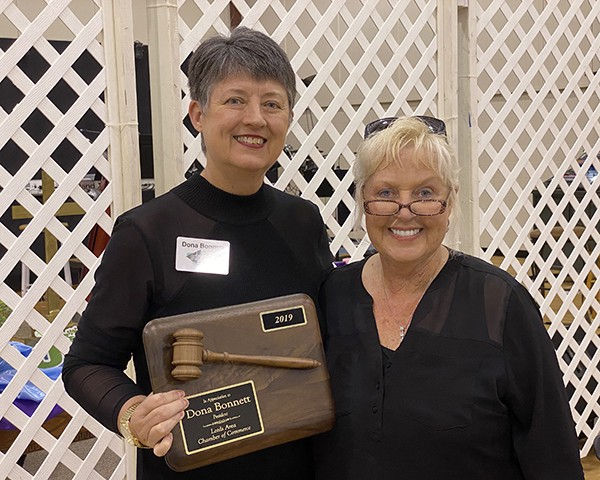 City Councilwoman, Linda Miller, recognized Dona Bonnett for serving as the 2019 Chamber President and presented the gavel plaque.