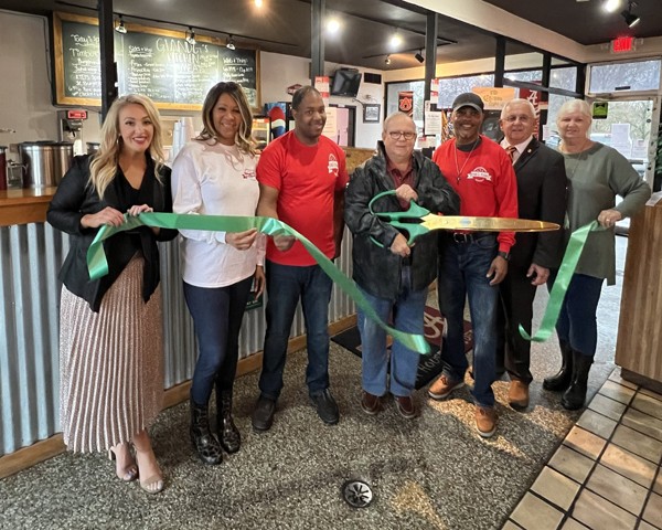 The City of Leeds and the Leeds Area Chamber of Commerce cut the ribbon yesterday at Grand G's Kitchen. They opened in October and are already famous with their great food and atmosphere. Be sure to visit this n