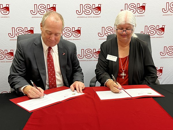 Leeds Area Chamber Signs Partnership with Jacksonville State University to provide educational opportunities to its members for a 20 percent