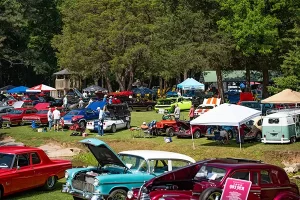 Music, Vendors and Family Fun Highlight 31st Annual Creek Bank Festival | There were dozens of vendors at event where festival-goers could